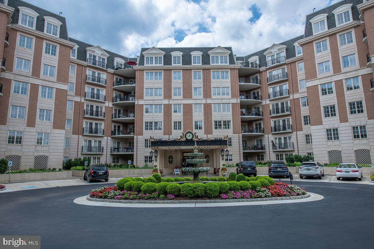 190 Presidential Boulevard - Photo 1
