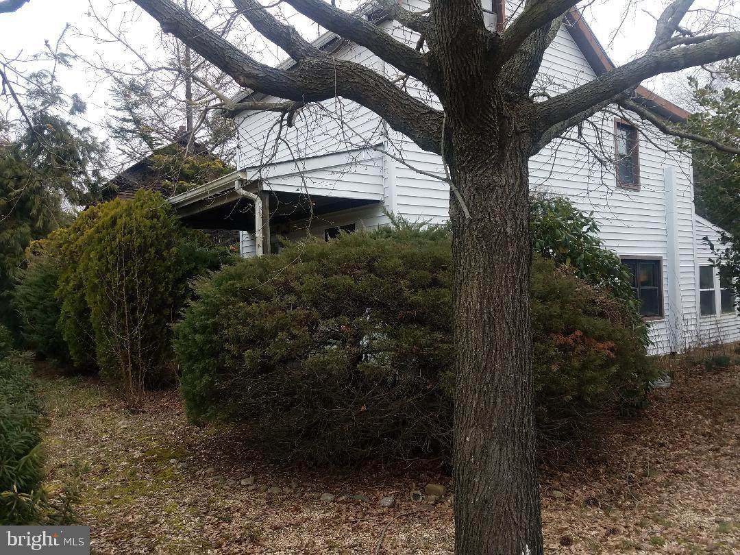 107 Mulford Avenue - Photo 1