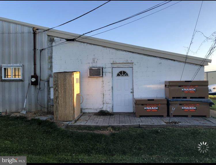 7940 Airpark Road - Photo 1