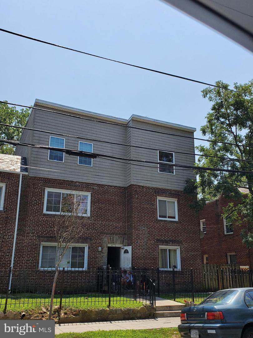 471 Orange Street - Photo 1