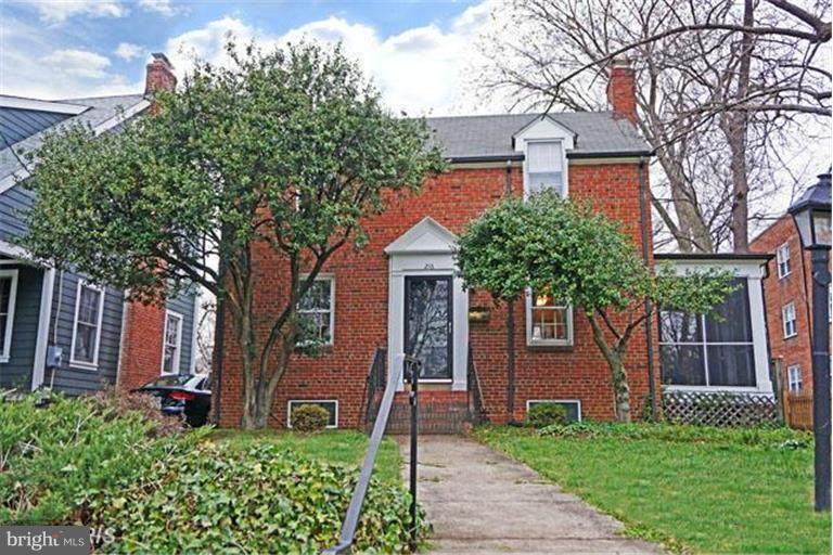 216 Mason Avenue - Photo 1