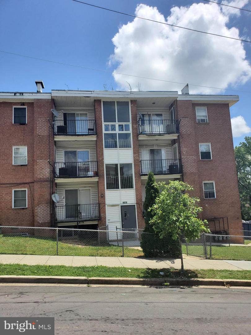 4020 6TH Street - Photo 1