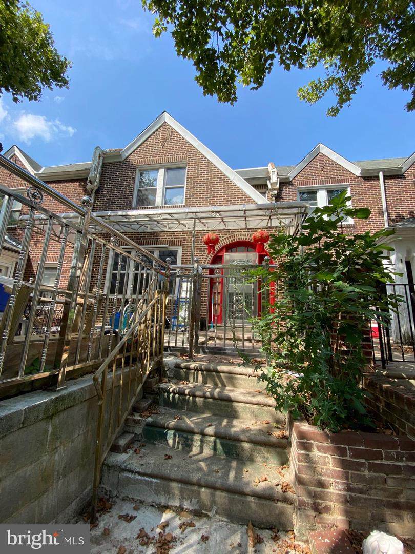 1439 Comly Street - Photo 1