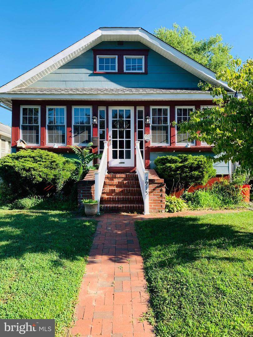 1915 Maple Avenue - Photo 1