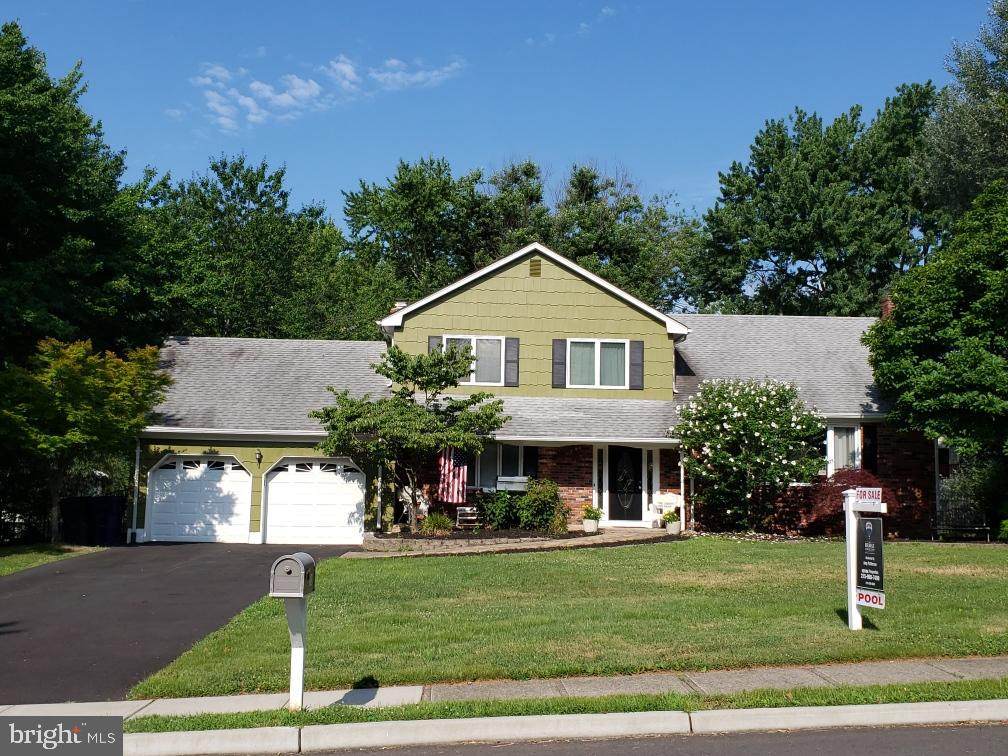 10 Stonehenge Drive - Photo 1
