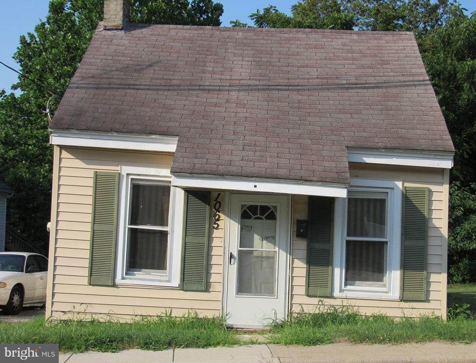1065 6TH Street - Photo 1