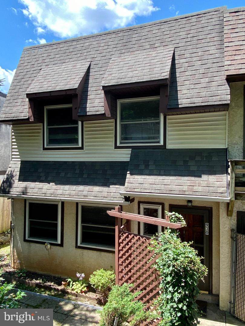 930 Green Street - Photo 1