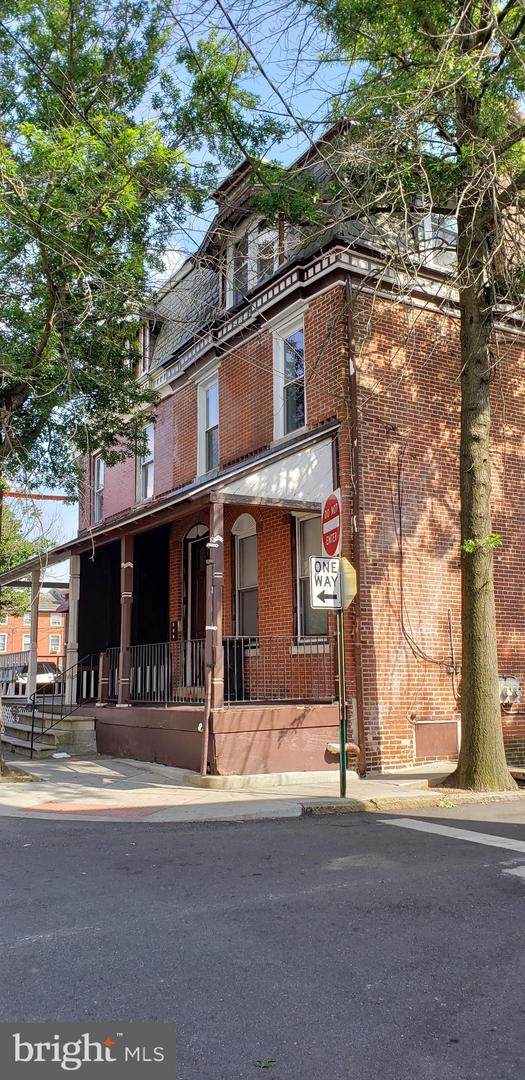 502 7TH Street - Photo 1