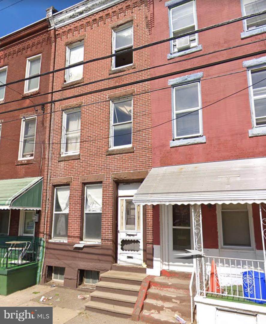 2136 30TH Street - Photo 1