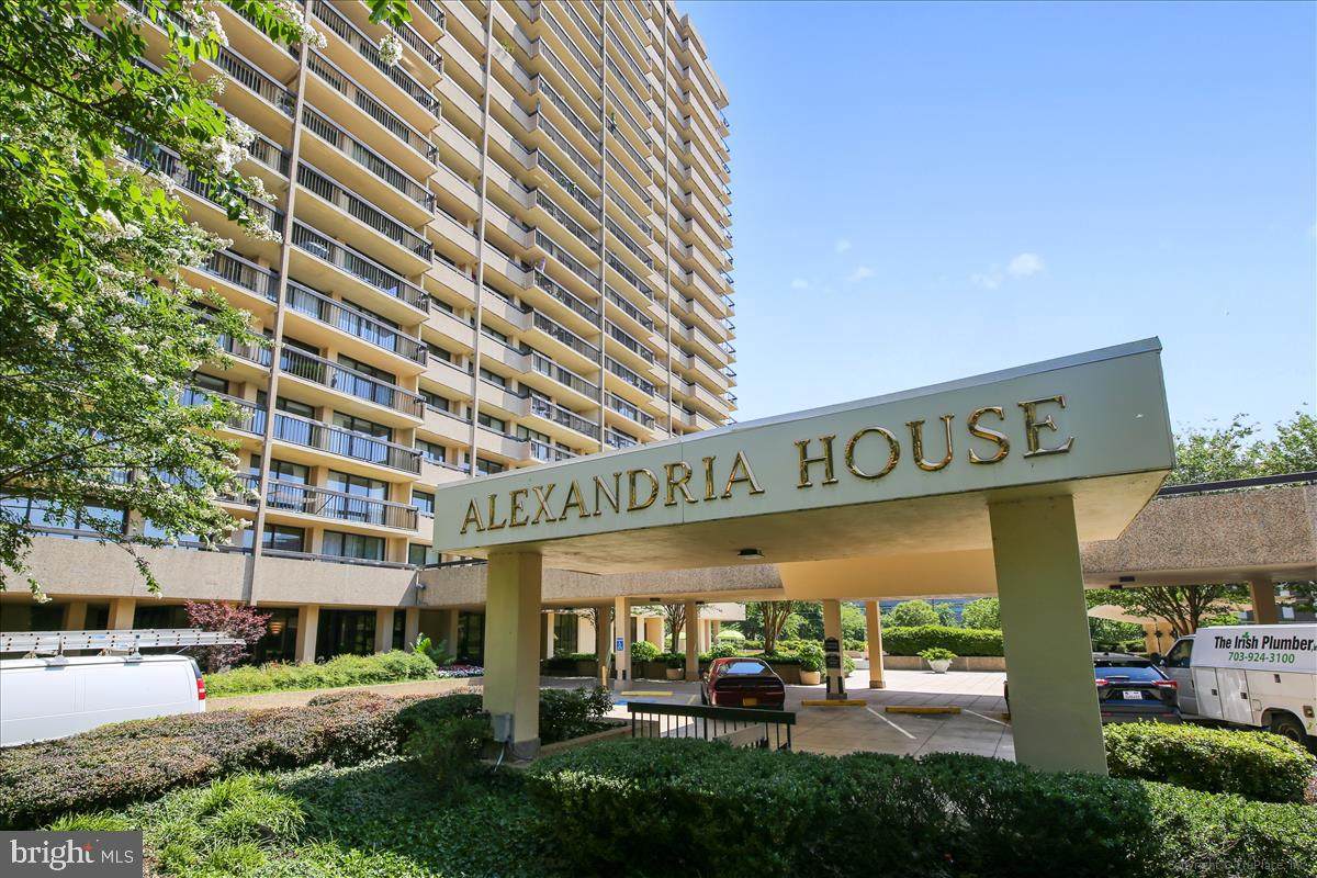 400 Madison Street - Photo 1