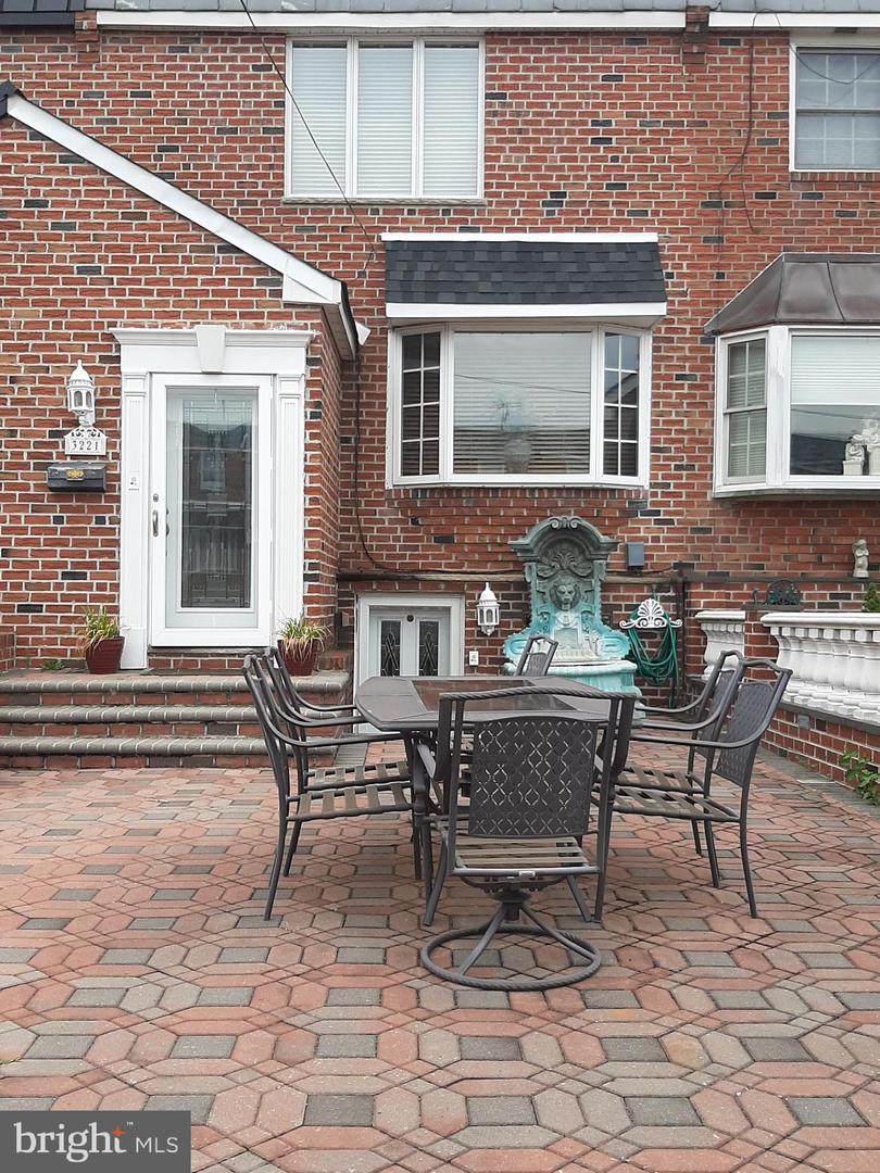 3221 South 17Th Street - Photo 1