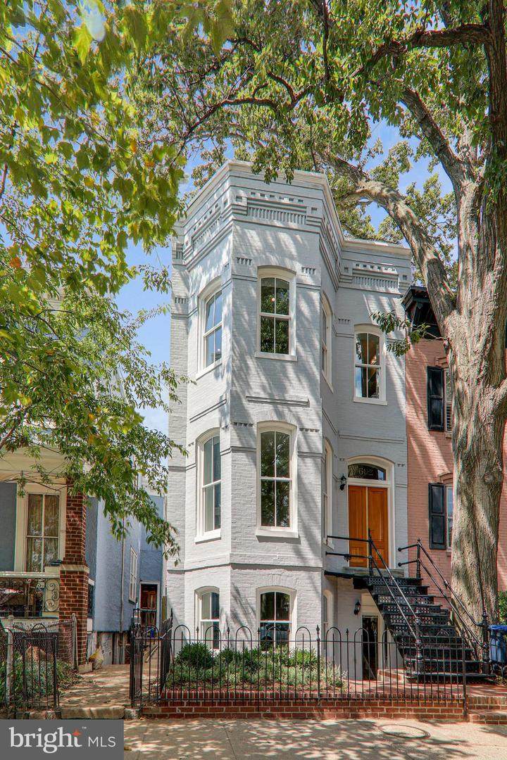 602 E Street - Photo 1