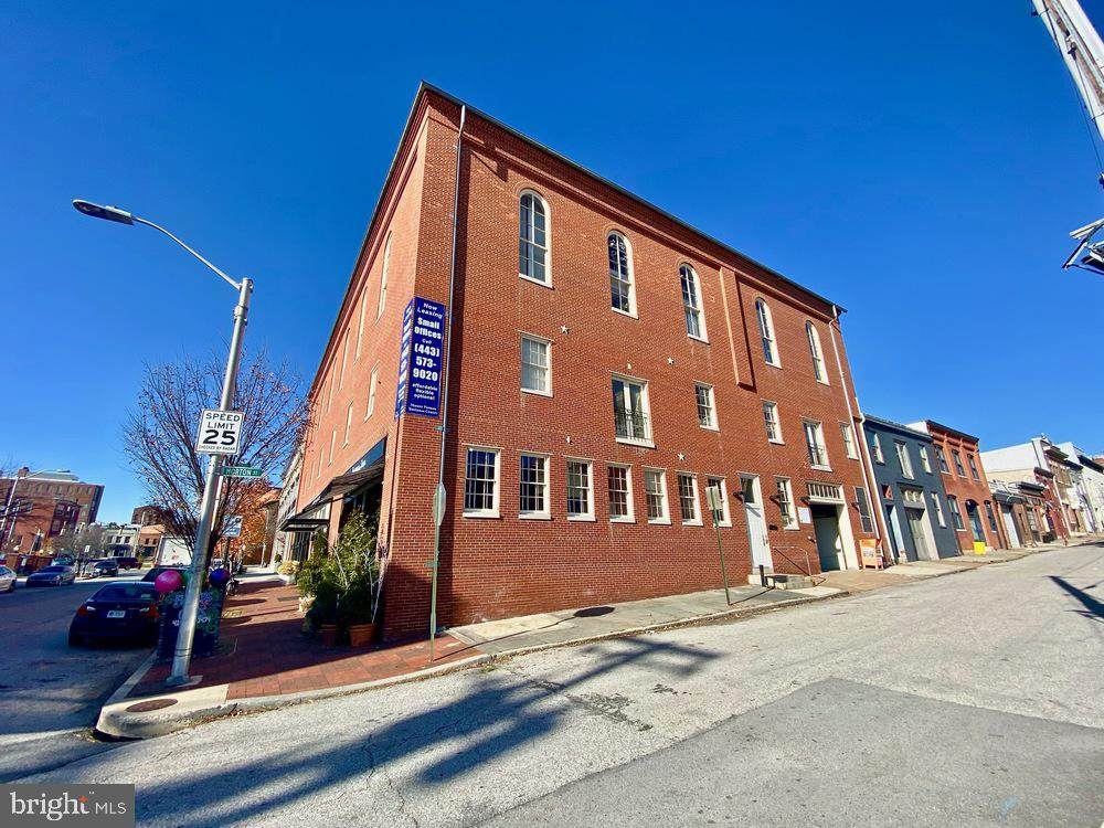 10 West Eager Street - Photo 1