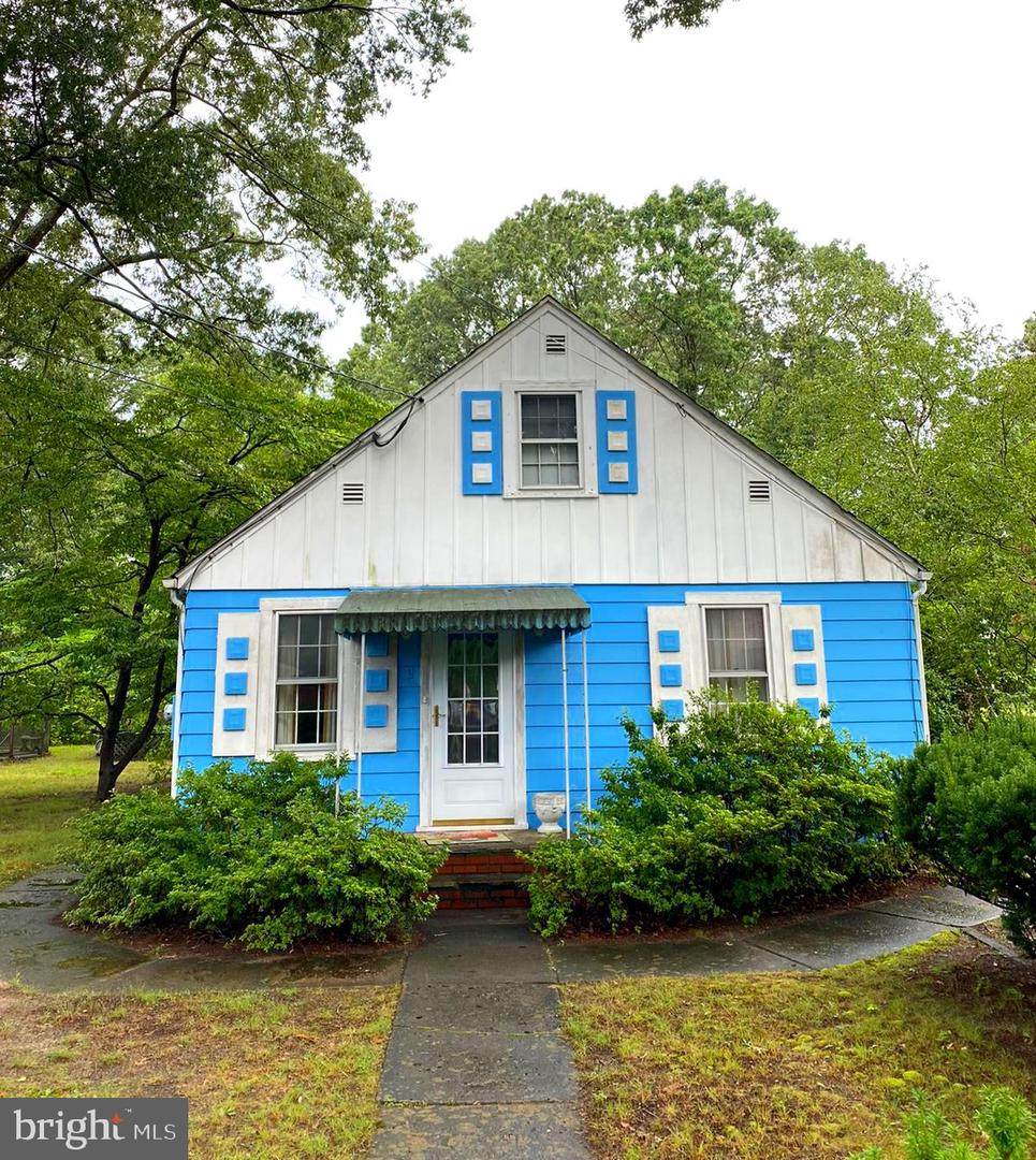 634 Riverside Drive - Photo 1