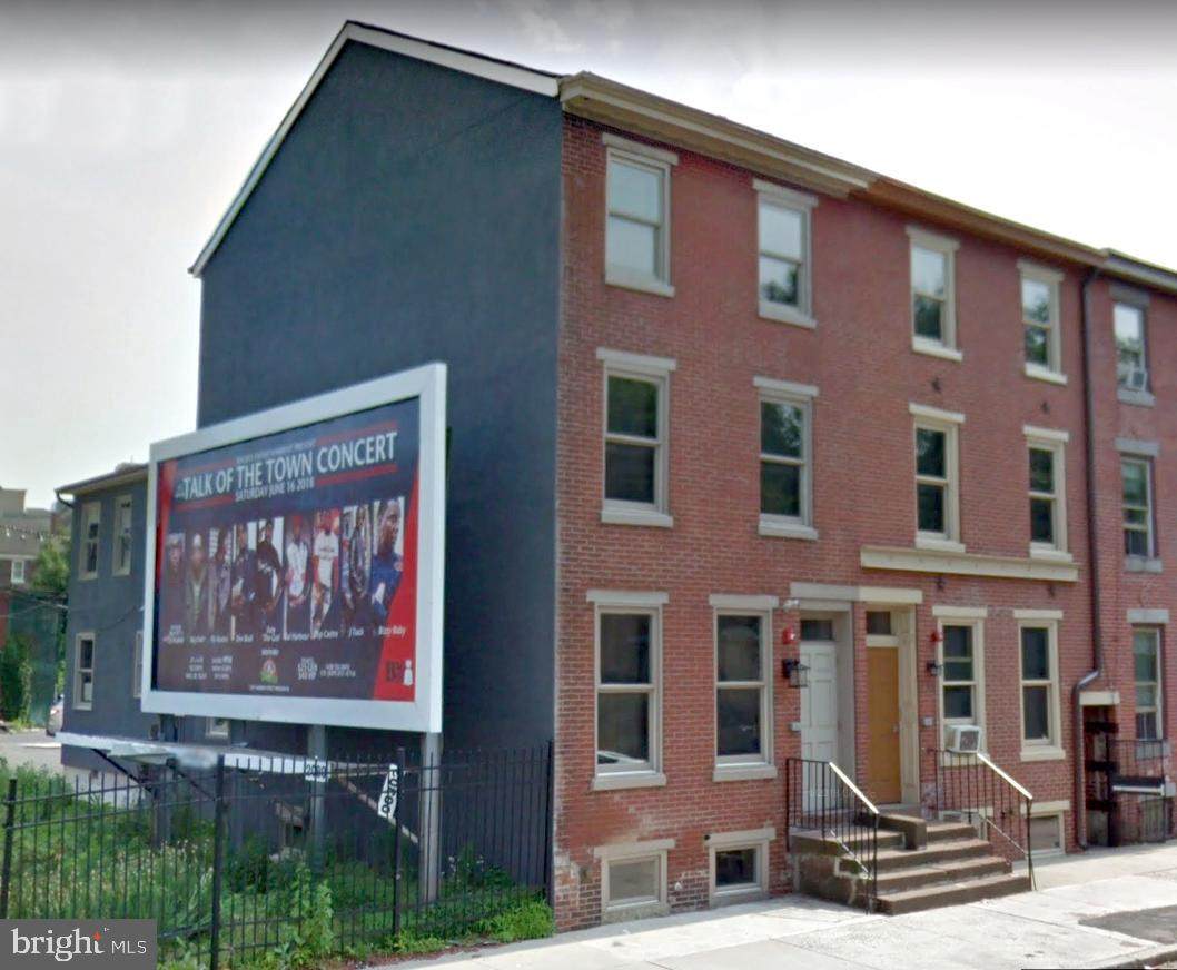 235 Perry Street - Photo 1