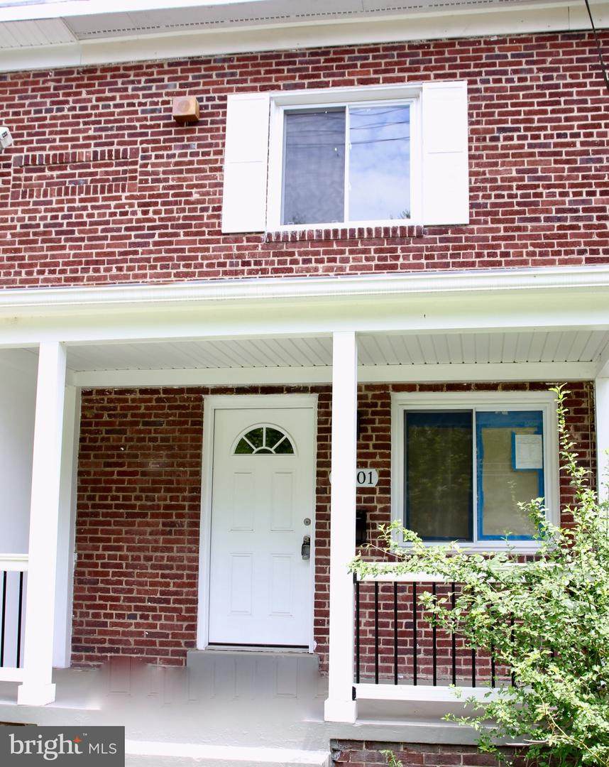 5001 38TH Avenue - Photo 1
