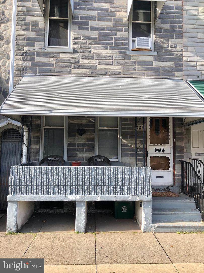 224 12TH Street - Photo 1