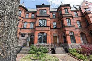 2211 Washington Circle - Photo 1