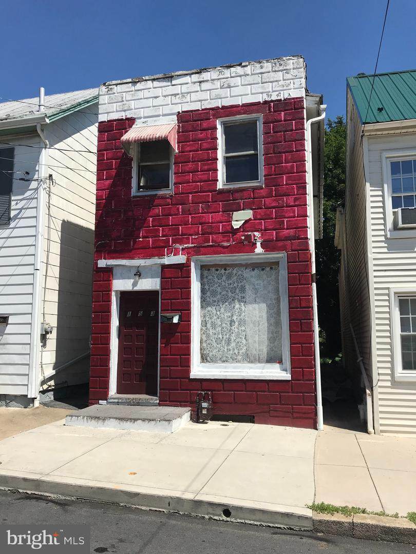 153 Catherine Street - Photo 1