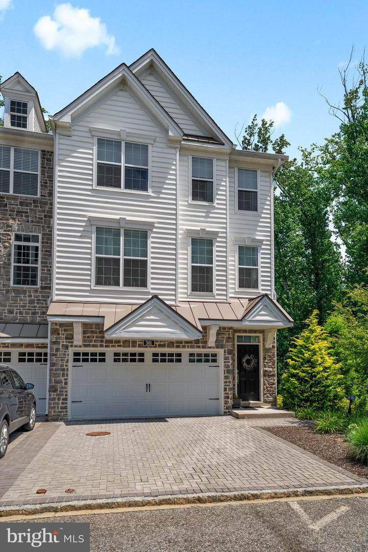 301 Corvus Circle - Photo 1