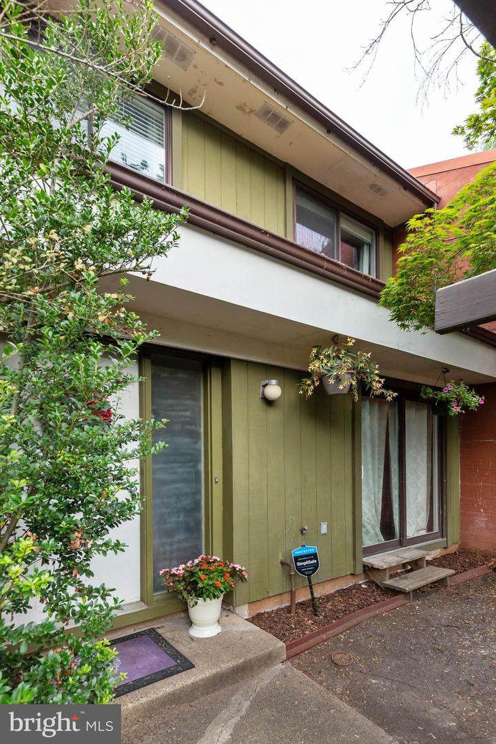 1326 Northgate Square - Photo 1