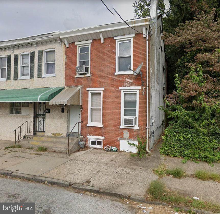 728 6TH Street - Photo 1