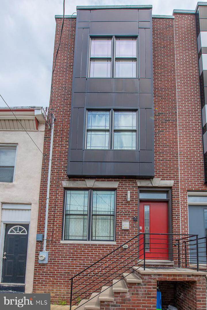 2207 Oakdale Street - Photo 1