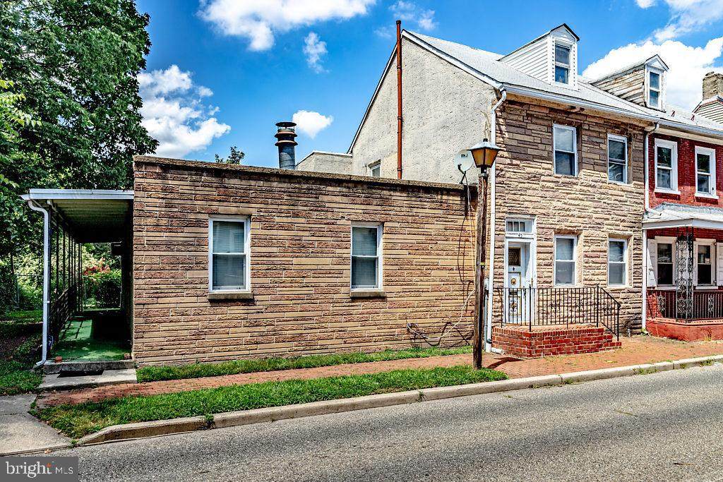 45 Pearl Street - Photo 1