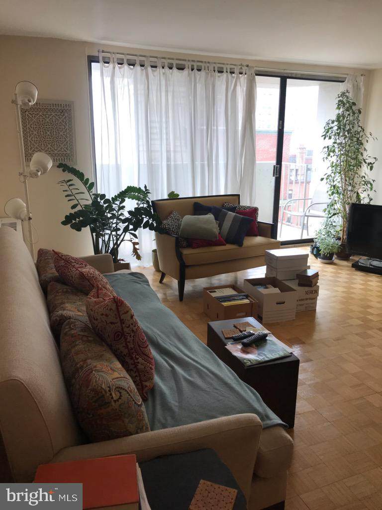 224-30 Rittenhouse Square - Photo 1