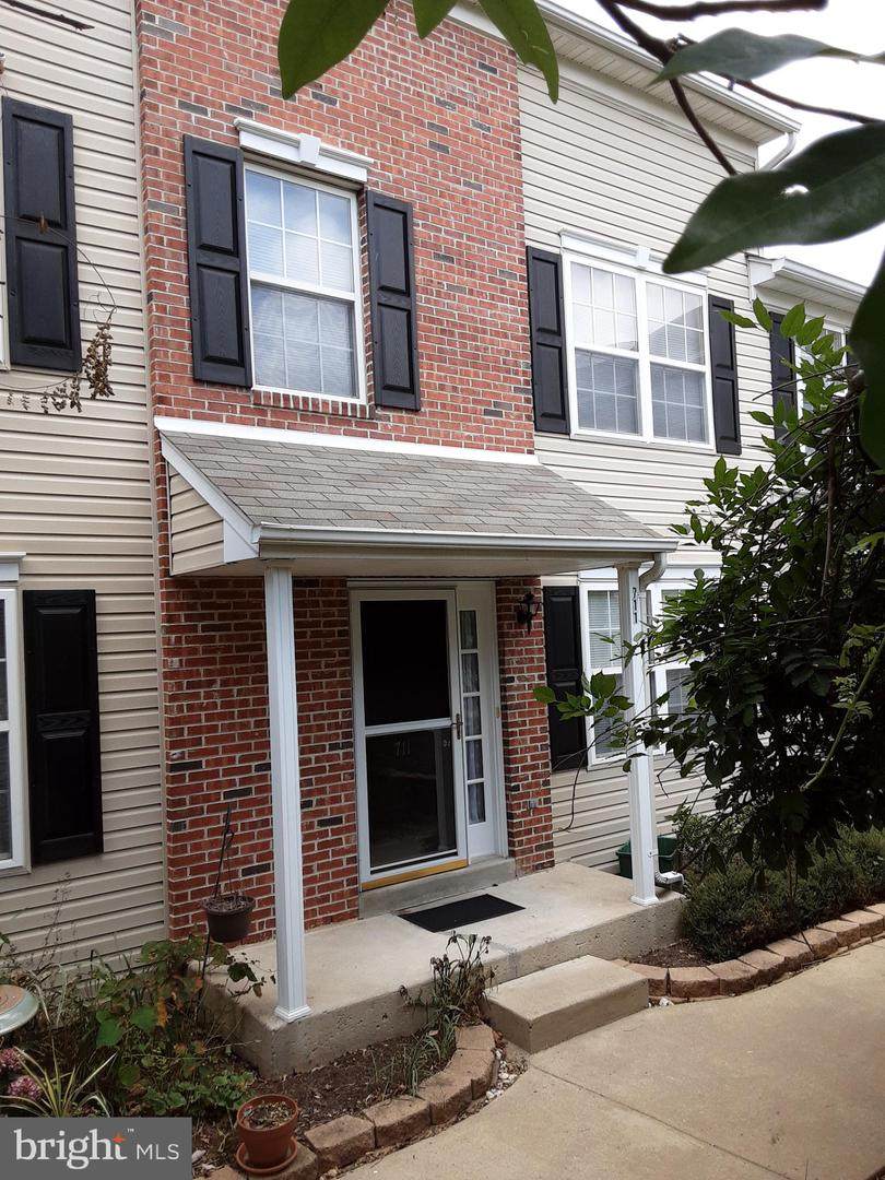 711 Oriole Court - Photo 1