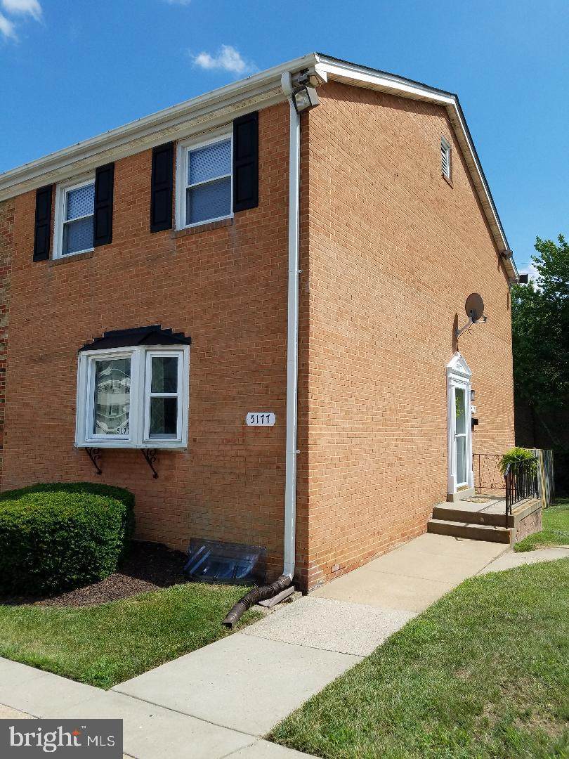 5177 Clacton Avenue - Photo 1