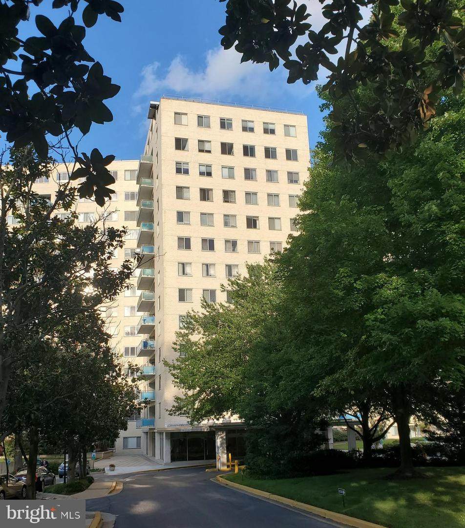 10201 Grosvenor Place - Photo 1