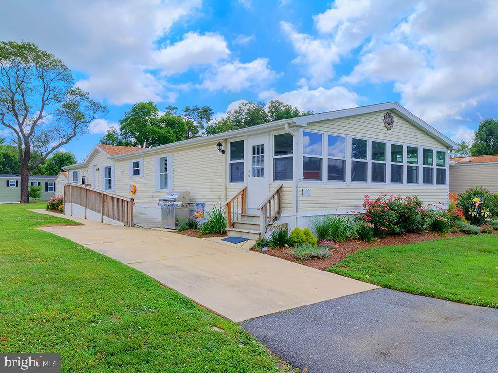 54 Bristol Way - Photo 1
