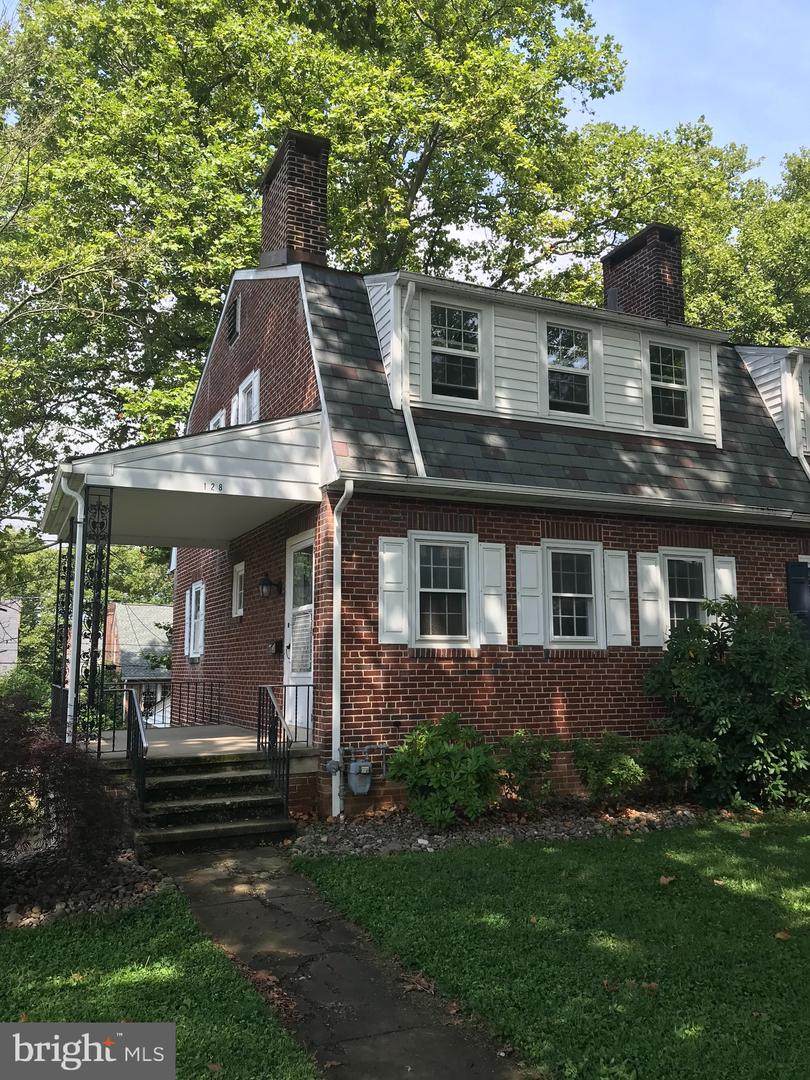 128 Kent Way - Photo 1
