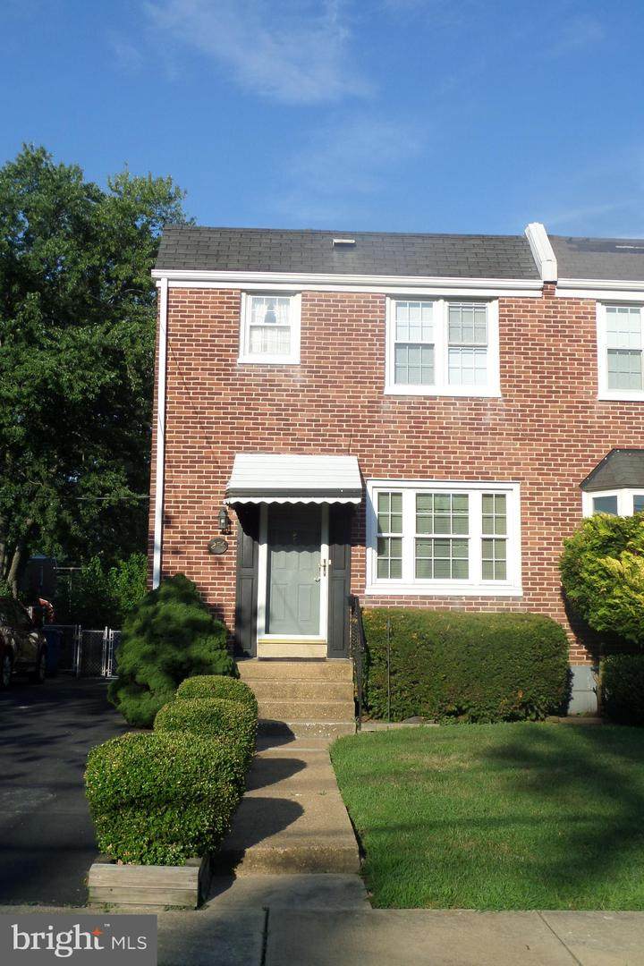 254 Locust Avenue - Photo 1