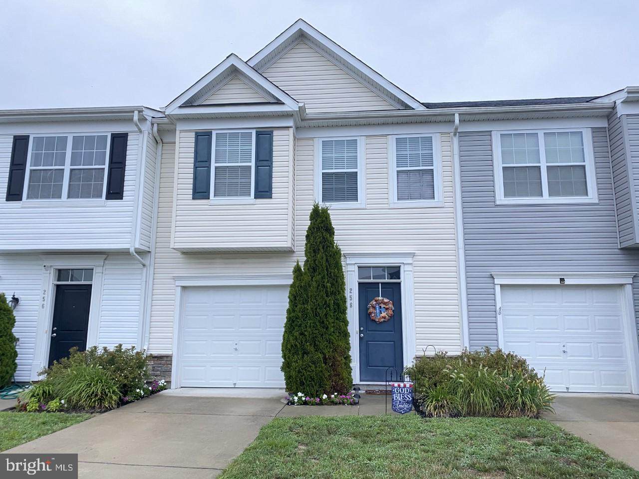258 Garrison Way - Photo 1