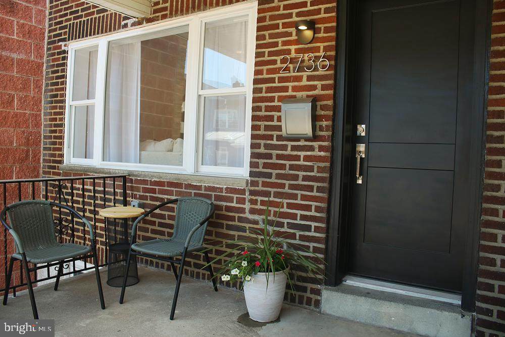 2736 Darien Street - Photo 1