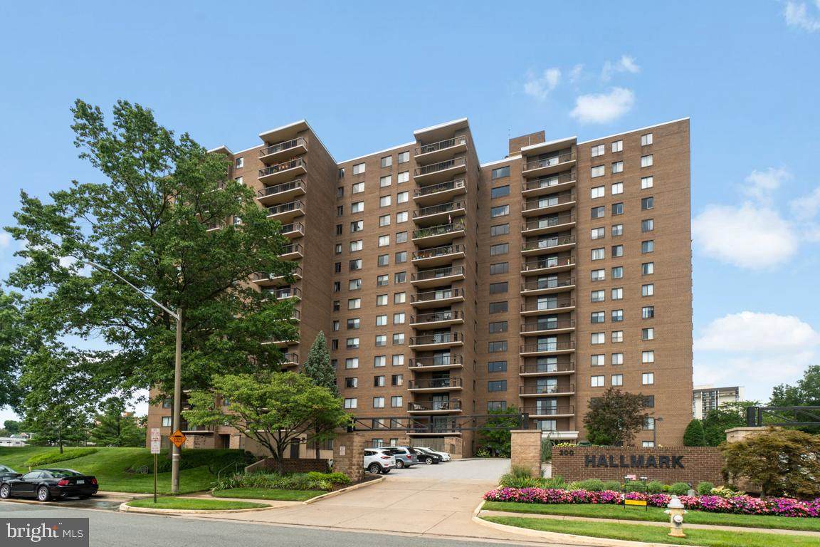 200 Pickett Street - Photo 1
