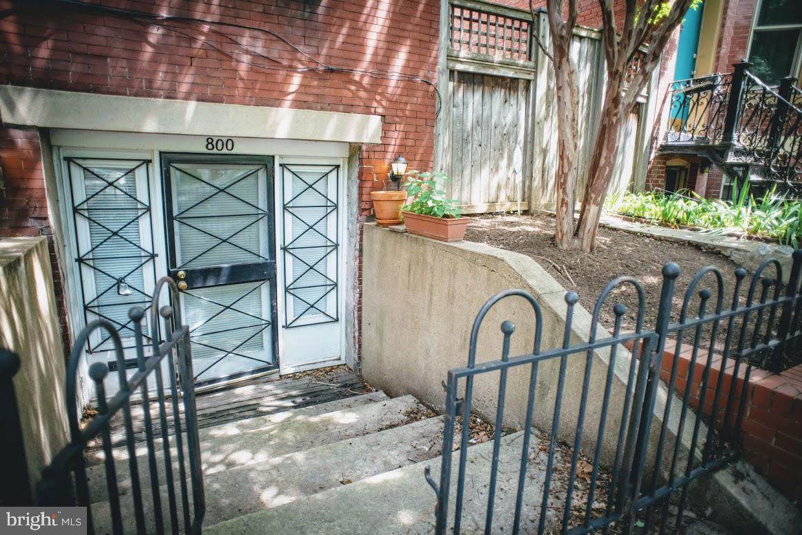 258 8TH Street - Photo 1