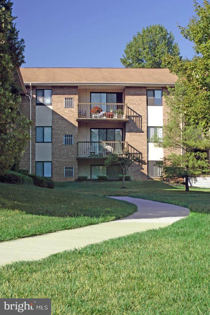 10 Dodworth Court - Photo 1