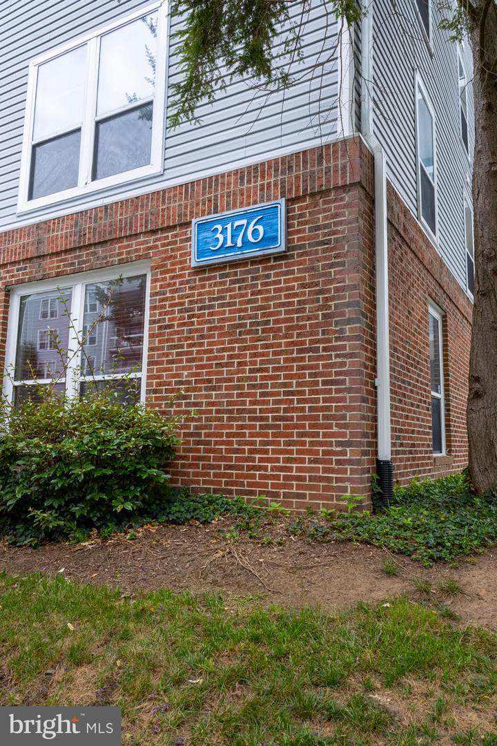 3176 Summit Square Drive - Photo 1