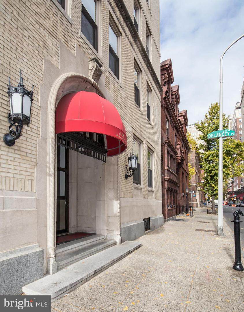 326 19TH Street - Photo 1