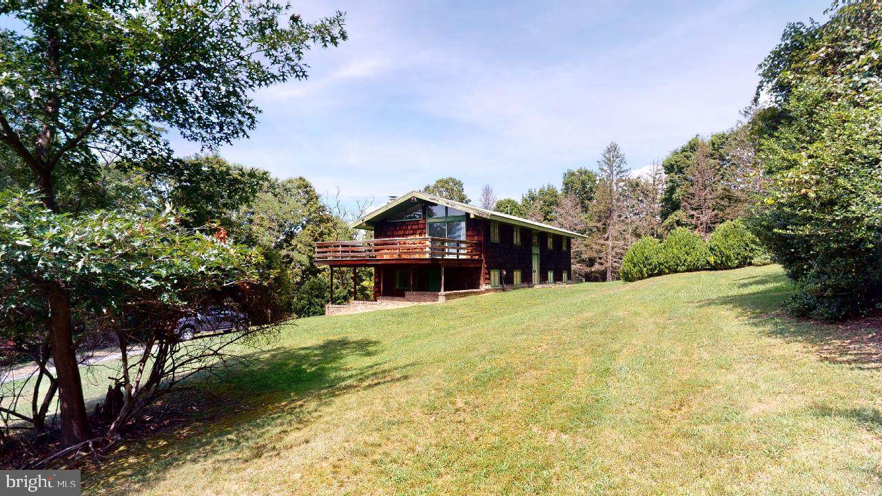 652 7TH Street - Photo 1