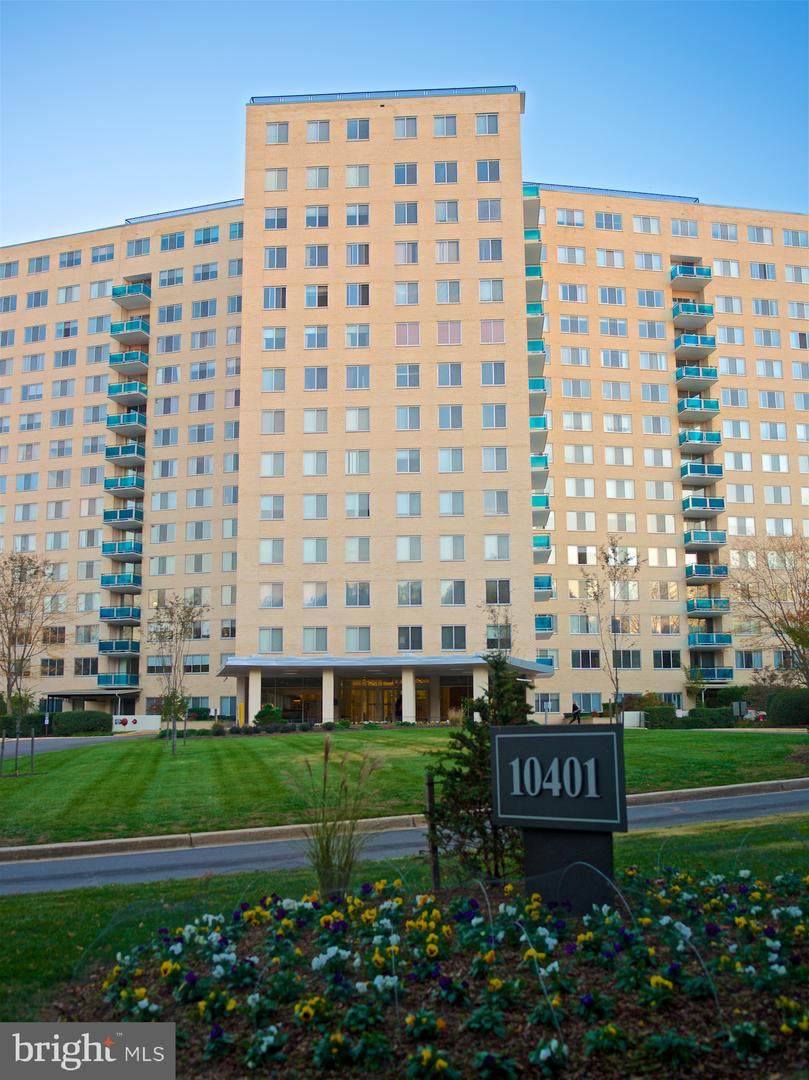 10401 Grosvenor Place - Photo 1