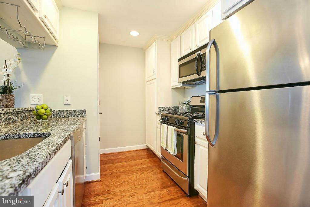 901 Monroe Street - Photo 1
