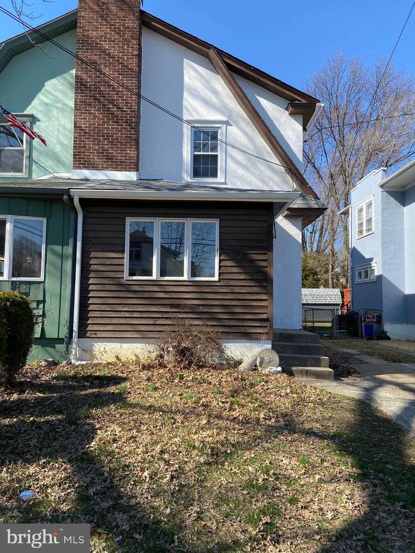 27 Clinton Avenue - Photo 1