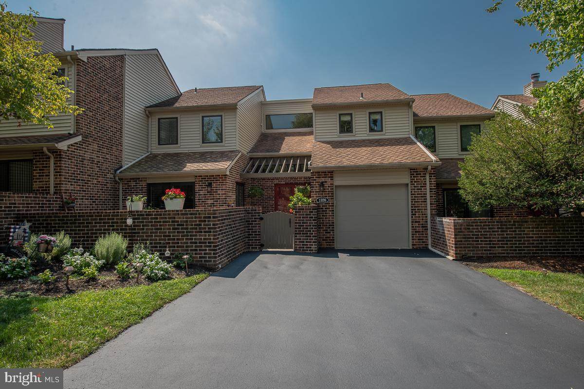 1326 Heyward Road - Photo 1