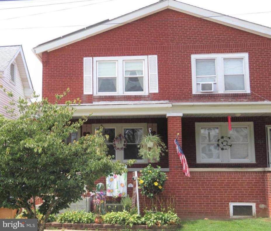 209 7TH Avenue - Photo 1