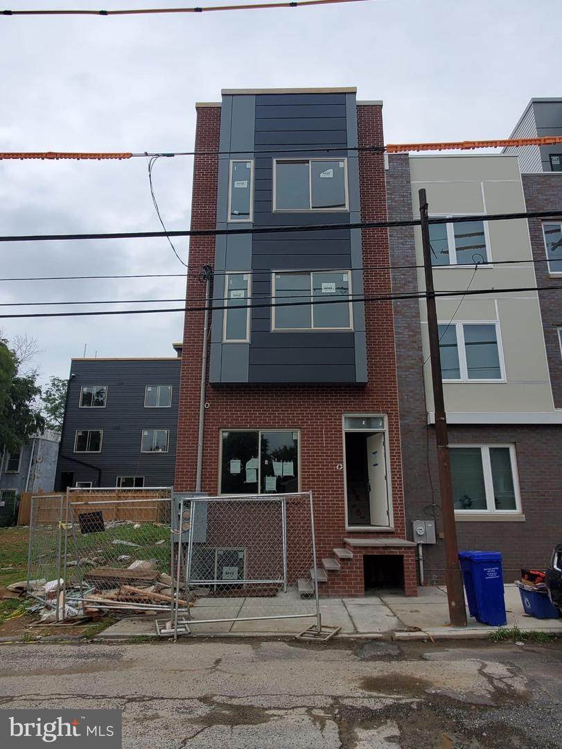 1940 8TH Street - Photo 1