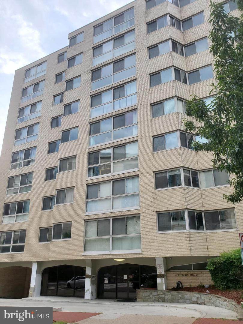 922 24TH Street - Photo 1